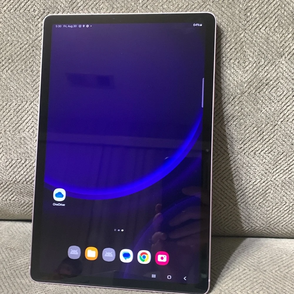 BRAND NEW 🔥 LAVENDER SAMSUNG GALAXY TAB S9 FE 128 GB 10.9 INCH WITH PEN 🔥